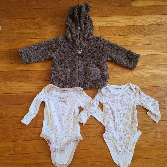 Baby onesie and  cozy jacket - Picture 3 of 15